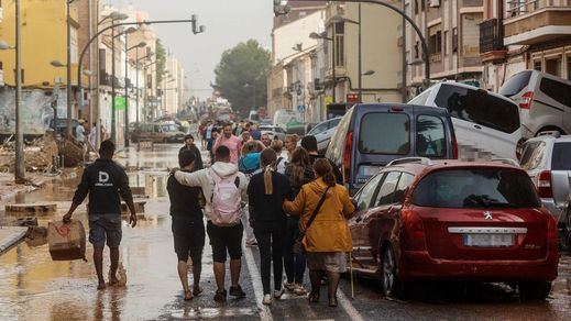 Imágenes en las calles valencianas tras la DANA