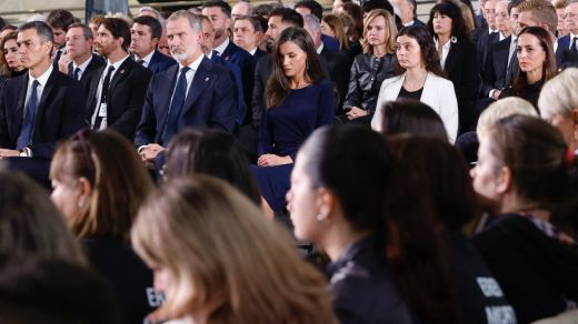 Pedro Sánchez y los reyes Felipe VI y Letizia en el funeral por las víctimas de la DANA en Valencia