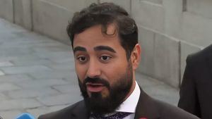 Alvise renuncia a las elecciones en Extremadura para no perjudicar a Vox y PP