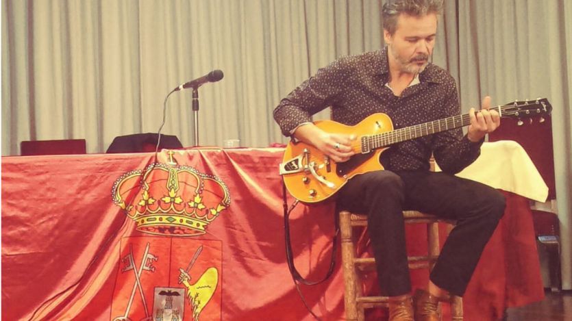 La guitarra mágica de Twanguero borda los villancicos en un disco grabado en analógico