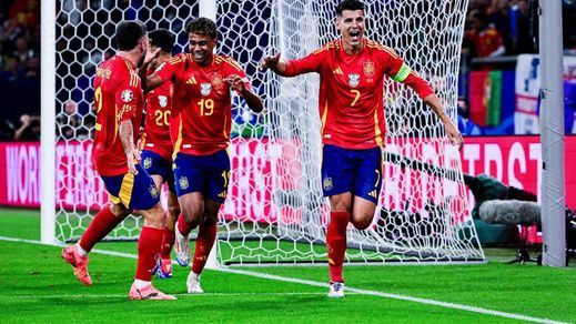 La Selección española celebra un gol