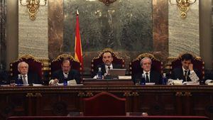 Escándalo con los jueces que condenaron al fiscal: pagados por una de las acusaciones en un curso