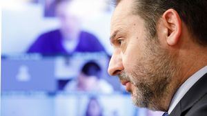 La ex mujer de Ábalos y Claudia Montes se pronuncian sobre la entrada en prisión del ex ministro