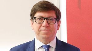 Paco Salazar, el nuevo gran problema que suma el PSOE a su lista: pide "paciencia" e investigará