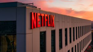 Netflix, tras comprar Warner: mantendrá estrenos en los cines; los sindicatos piden conservar empleos