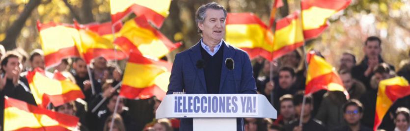 Feijóo, en la manifestación contra Pedro Sánchez en Debod