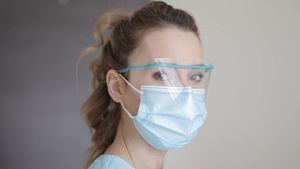 Madrid ya recomienda mascarillas en residencias, hospitales y centros de salud por la gripe