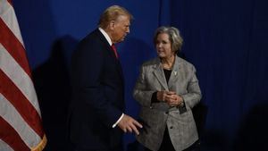 La jefa de gabinete de Trump, en 'Vanity Fair': tiene "personalidad de alcohólico" y Musk consume ketamina