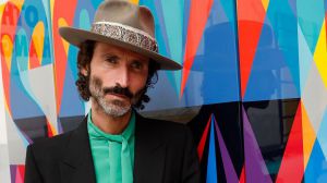 Elogios al tributo de Leiva y RTVE a Robe Iniesta en Nochevieja con 'El hombre pájaro'