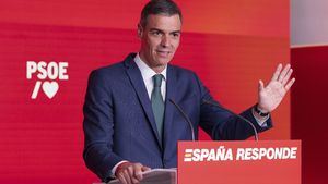 Sánchez deja claro en una carta a la militancia que quiere terminar la legislatura: "Nuestro modelo funciona"