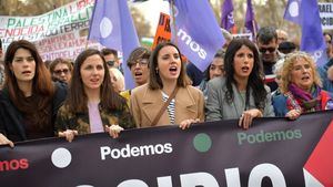 Sumar y Podemos se alzan contra las ayudas a los caseros: "Es para que ardan las calles"