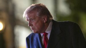 Trump pide a los que protestan en Irán que sigan manifestándose: "La ayuda está en camino"