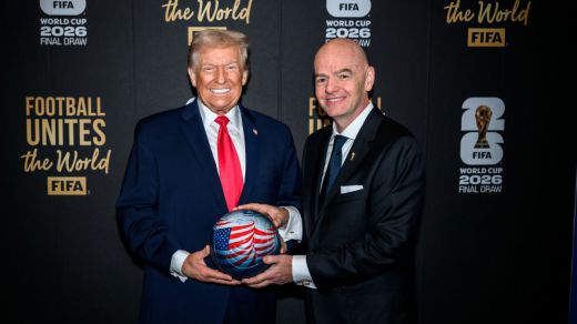 Donald Trump y Gianni Infantino de la FIFA