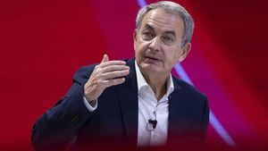 La Fiscalía solicita que no se admita la querella contra Zapatero por sus tratarse de "deducciones infundadas"