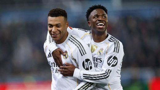 Mbappé y Vinicius celebran un gol