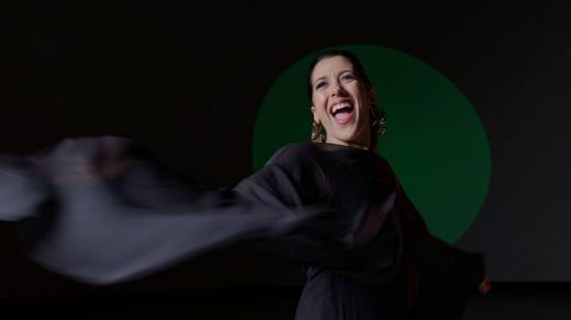 Lucía Pérez mira al futuro para celebrar un triple anversario muy especial (videoclip)