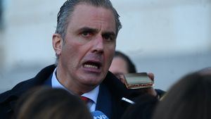 Ortega Smith carga contra Abascal y Garriga: "Han usado la mentira, la manipulación y la tergiversación"