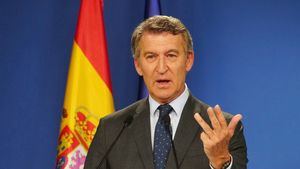 Feijóo intenta pescar entre los votantes socialistas de Aragón: "No merece ni un voto"