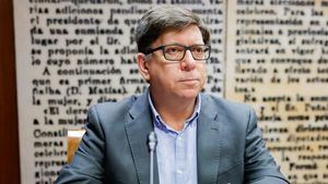 Salazar niega las acusaciones de acoso sexual y "siempre" respetó a sus compañeras