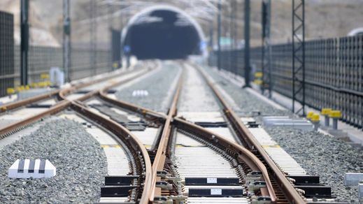 Vías de trenes en España