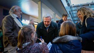 Aragón abre sus urnas con el PP como claro favorito y la incertidumbre de la mayoría absoluta