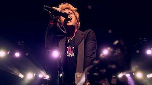 Green Day prepara el terreno para Bad Bunny antes de la Super Bowl con un mensaje al ICE: "Deja tu trabajo de mierda"