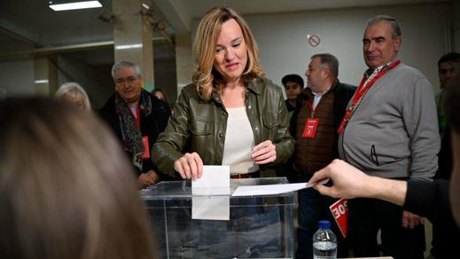 Pilar Alegría, votando