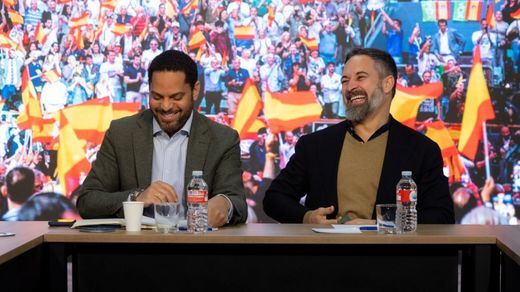 Abascal y Garriga, en una reunión de Vox