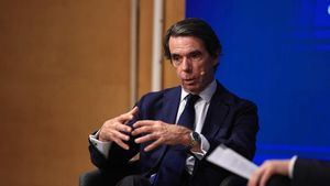 Aznar amenaza a Albares con los tribunales por hacer "insinuaciones calumniosas" sobre Epstein
