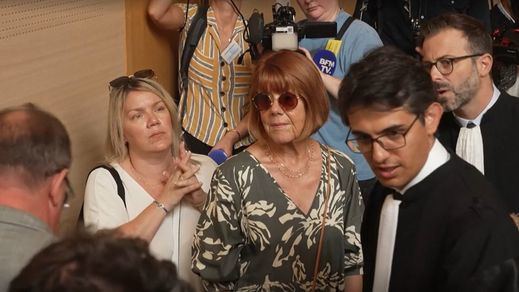 Gisèle Pelicot, junto a su hija y sus abogados