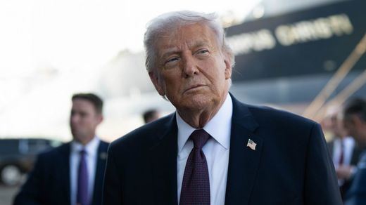 Trump, en una visita a la Armada