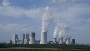 Von der Leyen anuncia 200 millones para la energía nuclear porque fue un "error" abandonarla