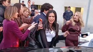 Polémica por la escolta de Sarah Santaolalla: los sindicatos policiales estallan