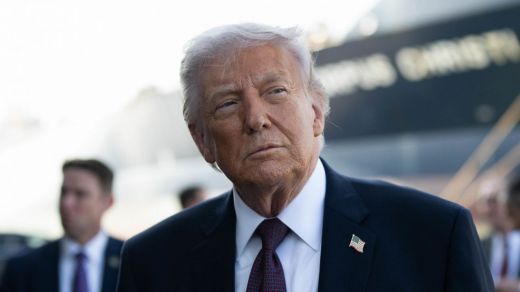 Trump, en una visita a la Armada