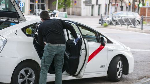 Detienen a un hombre que secuestró a un taxista en Madrid y se atrincheró con él en un pueblo de Burgos