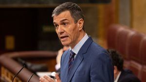 Sánchez mantiene su 'no a la guerra' y carga contra el PP y Vox recordando el pasado de Aznar en Irak