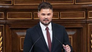 Rufián carga contra Junts por no apoyar el decreto de vivienda y les acusa de trabajar para fondos buitre