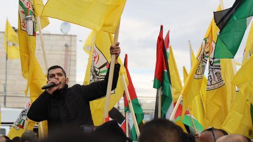 Palestinos manifestándose en Cisjordania