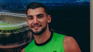 El futbolista Rafa Mir se declara inocente de violación y pide un juicio público