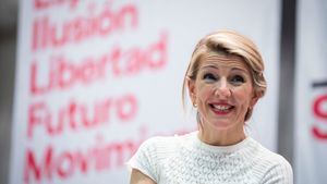 Critican a Yolanda Díaz por saltarse el Consejo de Ministros para irse de vacaciones volando en primera clase