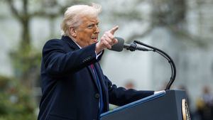 Trump carga contra Francia por no permitir usar su espacio aéreo, como España: "EEUU lo recordará"