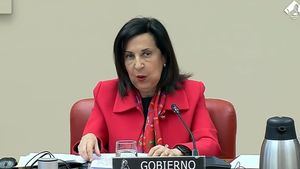 Margarita Robles aclara que el cierre del espacio aéreo está vigente desde el 28 de febrero