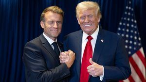 Macron se une a Sánchez y carga contra Trump por cuestiones personales y geopolíticas