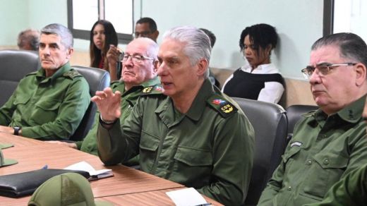 Miguel Díaz-Canel, con sus gobernantes