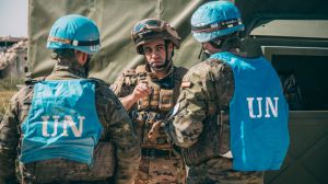 La ministra Robles revela que Israel retuvo a un casco azul español en Líbano