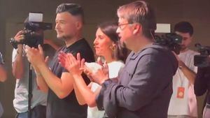 Irene Montero, en su encuentro con Rufián: "Lo que hizo Podemos fue extraordinario, ¿por qué no repetirlo?"