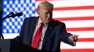 Trump inicia su bloqueo de Ormuz amenazando con "eliminar" a los buques iraníes que lo desafíen