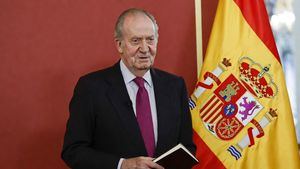 El rey Juan Carlos rompe su silencio sobre política en la prensa francesa