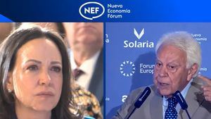 Felipe González vuelve a distanciarse del Gobierno y muestra su apoyo y admiración a Corina Machado