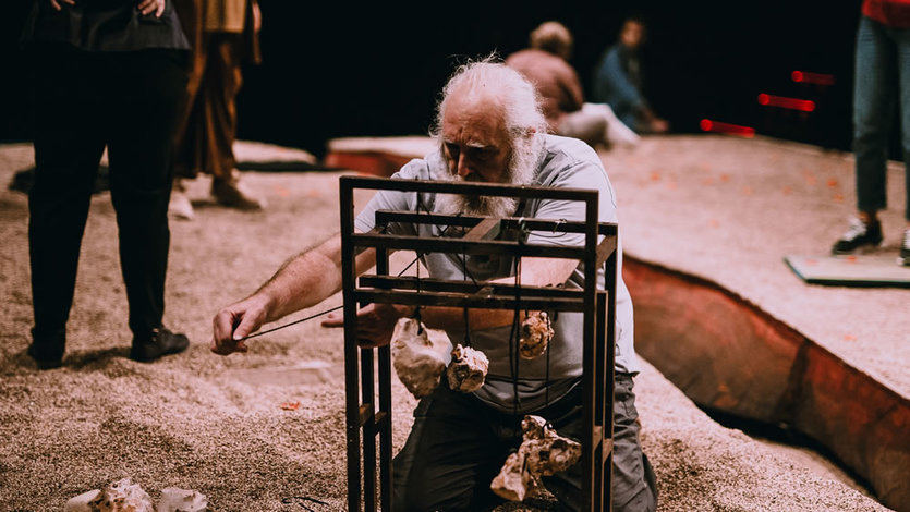 Crítica de la obra de teatro '400 días sin luz': un siglo de sueños